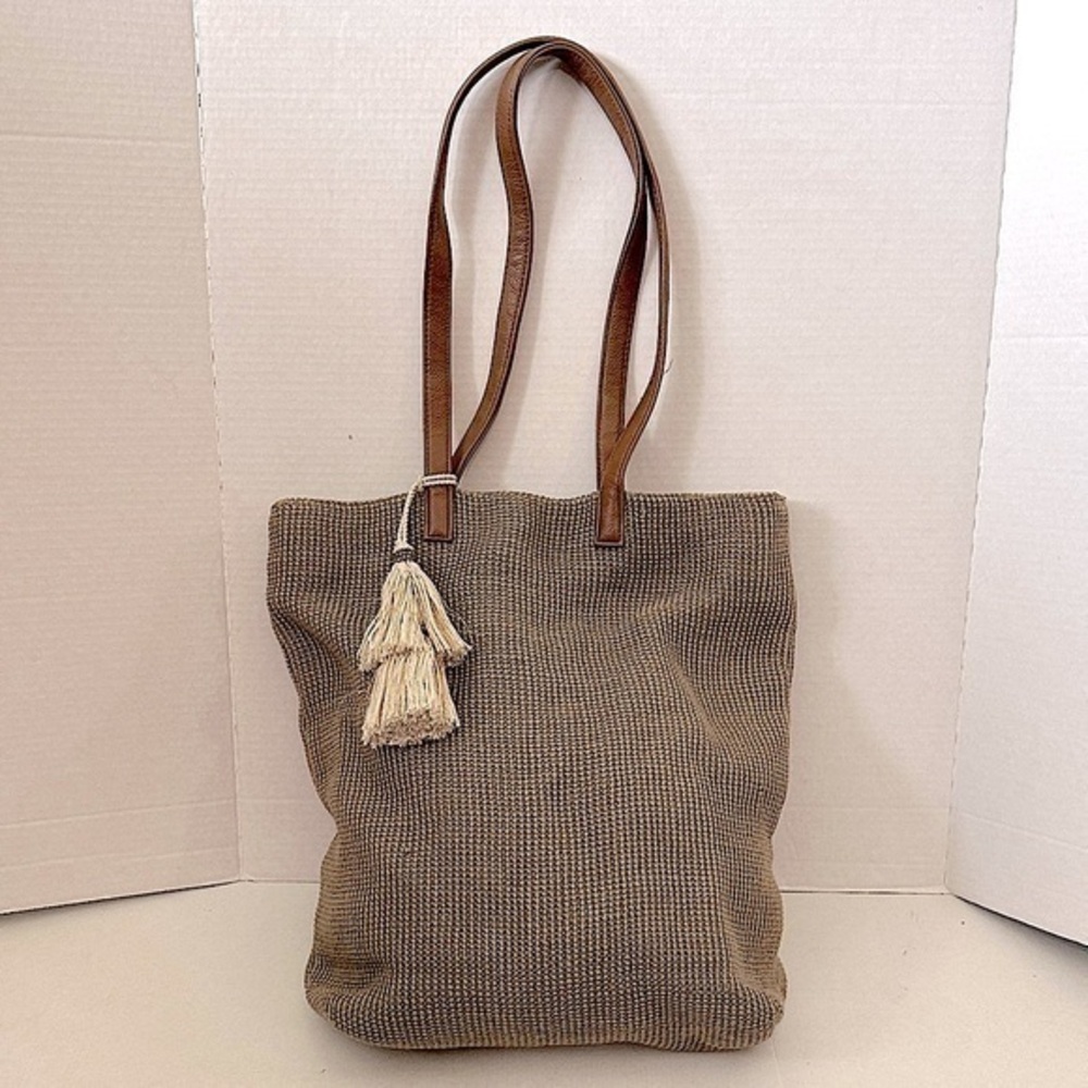 Karma Gifts Solid Jute Tote, taupe with tassel EUC
